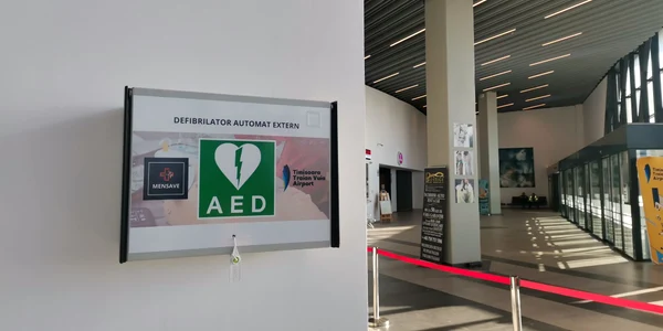 Defibrilator semiatomat pe Aeroportul Timișoara FOTO Ștefan Both