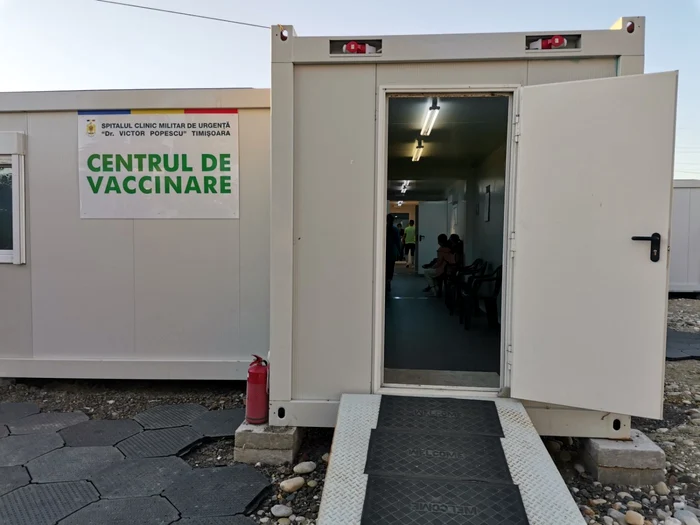 Şapte centre militare de vaccinare sunt deschise non-stop