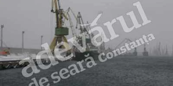 Manevrele din port au fost întrerupte