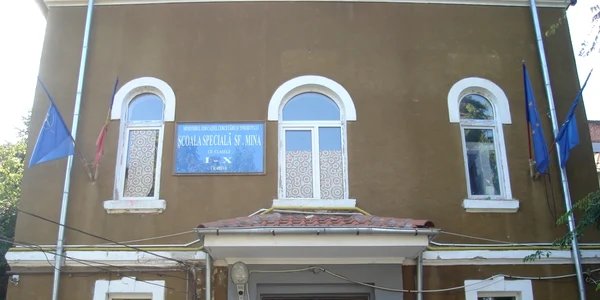 Doi minori aflaţi în grija statului au întreţinut raporturi intime 