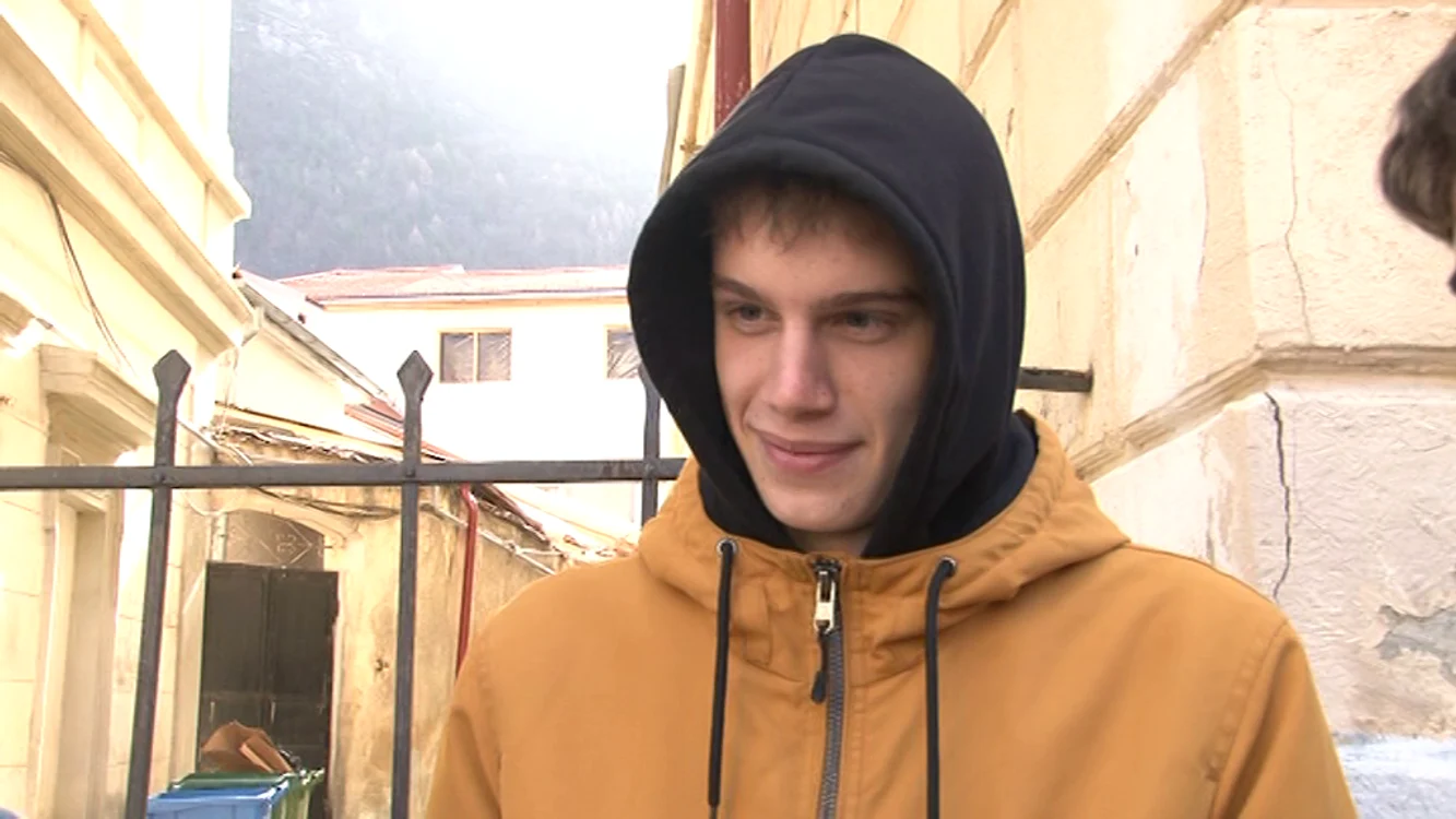 Elevii Liceului Johannes Honterus spun că proba la Matematică a fost dificilă FOTO Ioan Buciumar