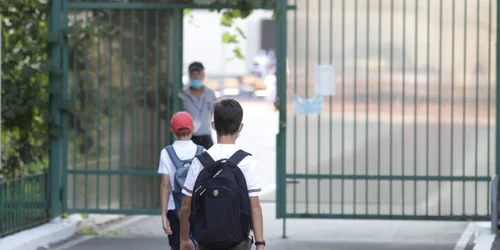 Prima zi de scoala in pandemie covid 19 elevi masca FOTO Inquam Photos / Octav Ganea