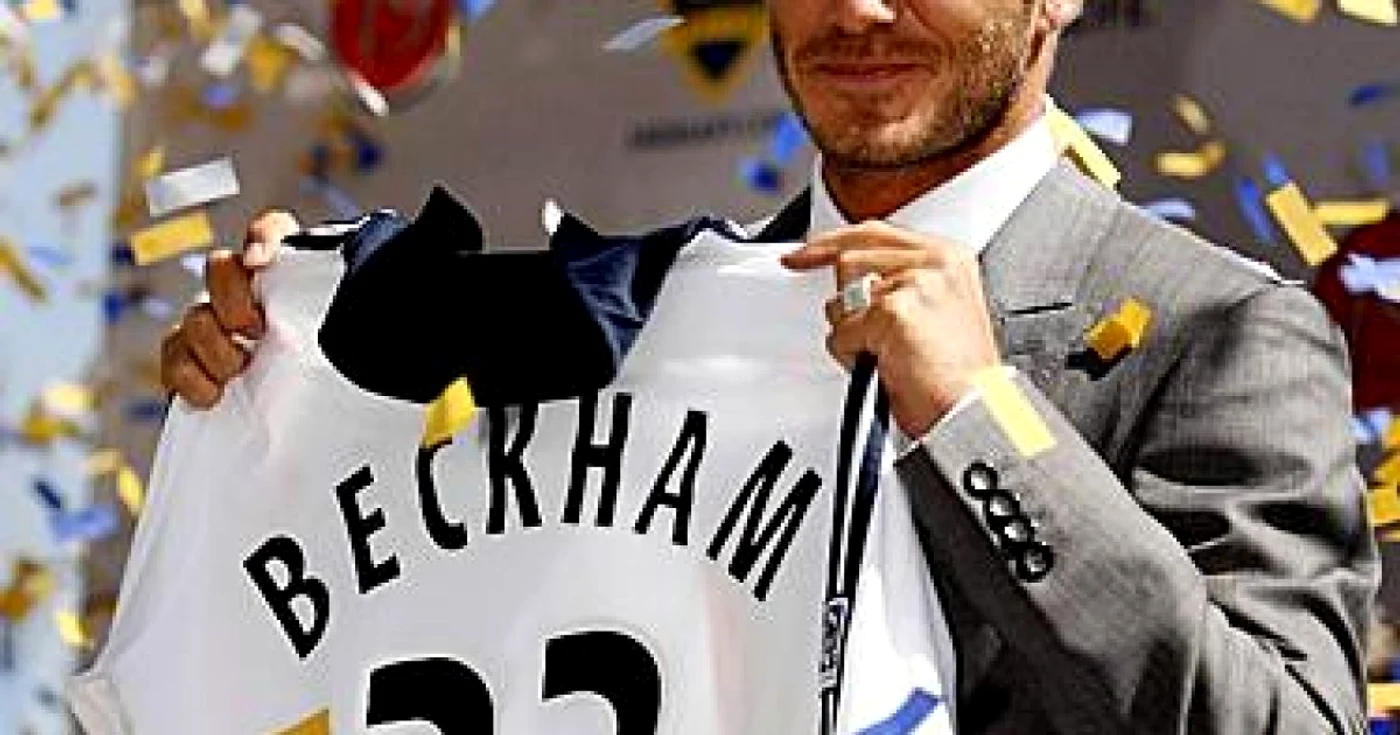 FOTBAL: David Beckham a decis să mai rămână în America