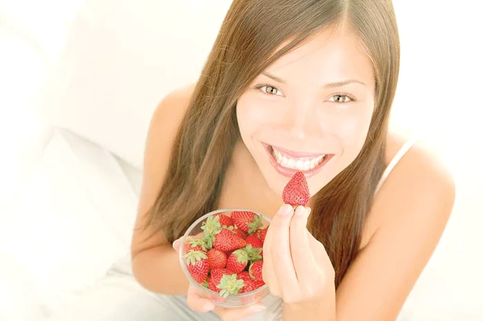 
    Capsunele  ne duc deja cu gândul la anotimpul cald  