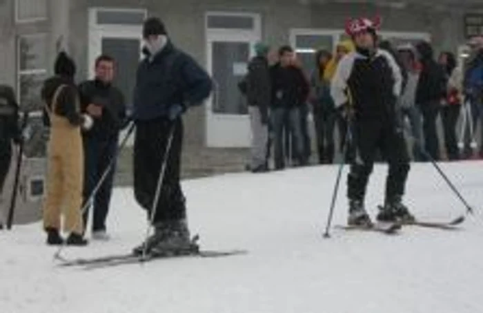 Din cauza condiţiilor meteo nefavorabile, schiatul în Straja a ajuns un sport extrem