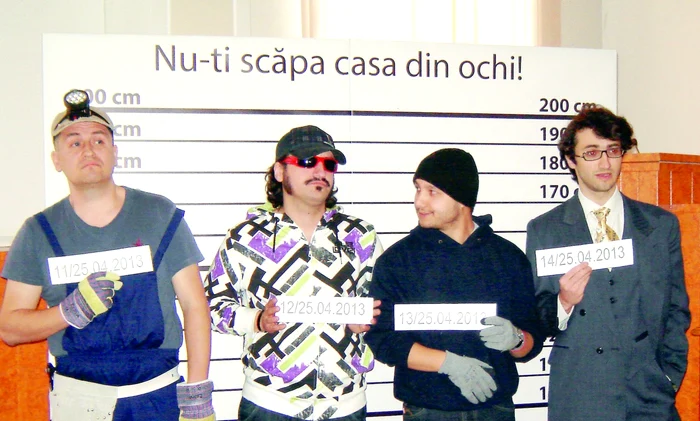 Pentru o exemplificare cât mai eficientă a tipologiei hoţilor din locuinţe, Poliţia Română a apelat la actori profesionişti care au interpretat cele patru profiluri ale spărgătorilor FOTO Adevărul