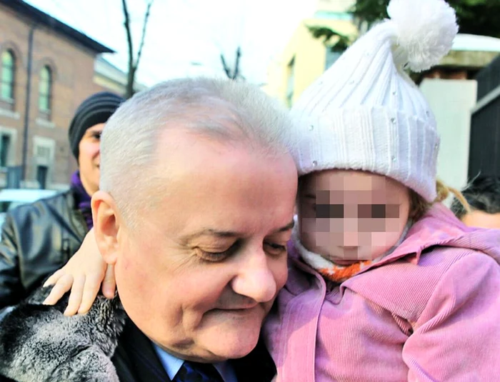 Irinel s-a ocupat în ultima vreme de  Irina, care i-a fost încredinţată de judecători până la finalizarea divorţului