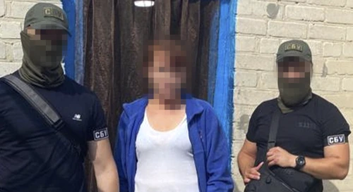 Ucraineanca care a fost arestată fiindcă furniza secrete militare forțelor inamice. Foto: SBU