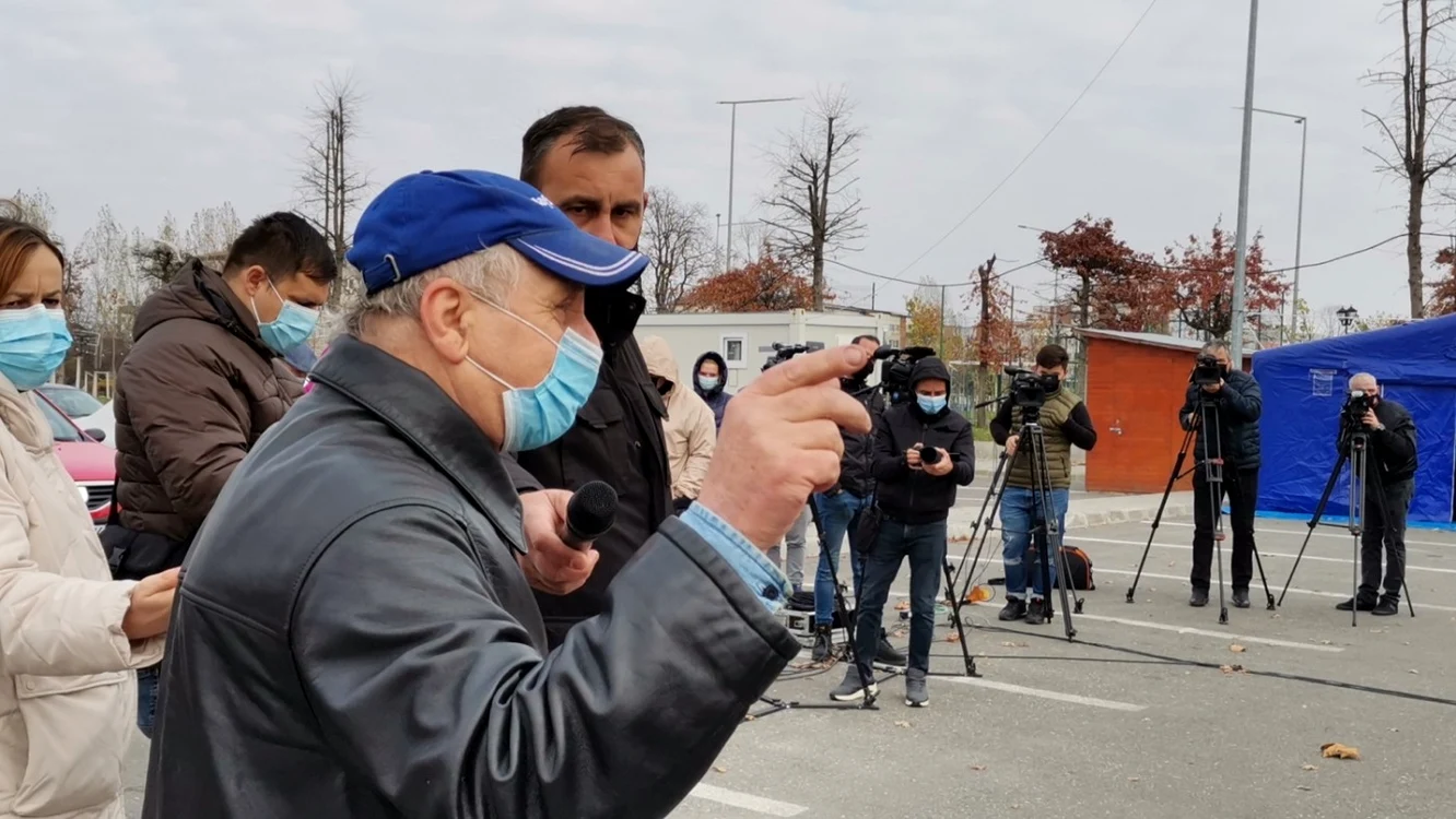 „Cine răspunde dacă omu’ moare după vaccinare?“, a vrut să afle un cetăţean FOTO: Alina MItran
