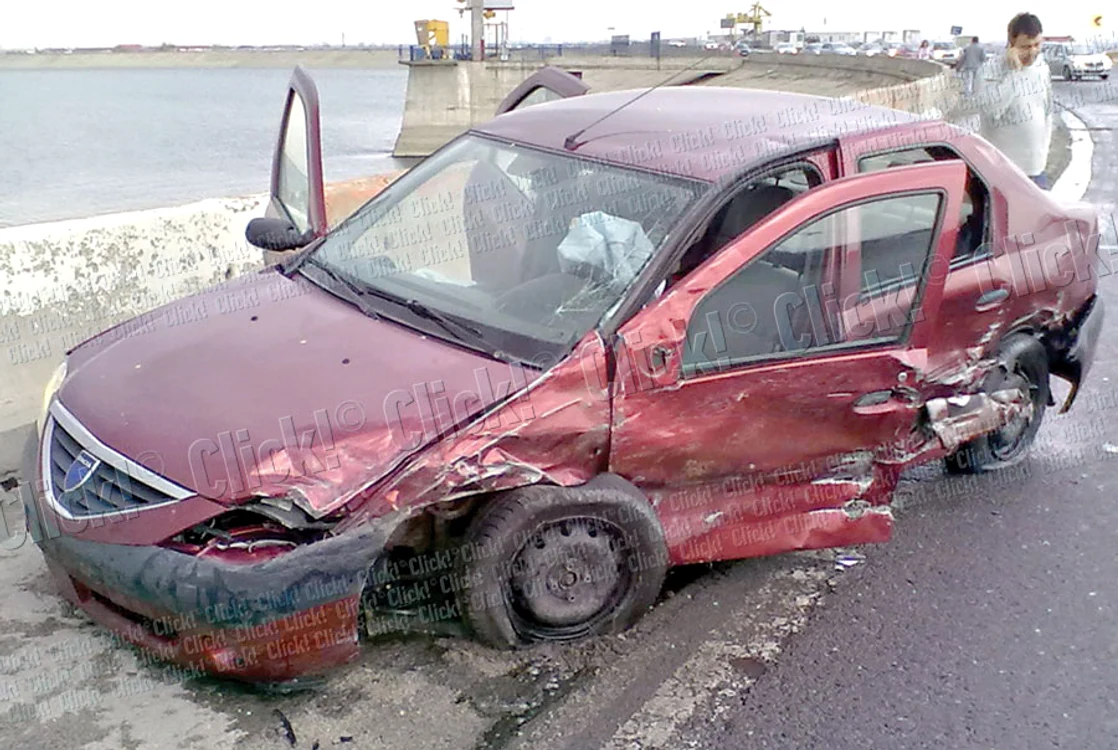 Nissanul condus  de Matei Vintilă a  intrat pe contrasens  și a lovit Loganul cu  patru persoane în el