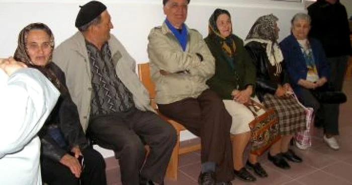 Târgu-Jiu: Pensionarii gorjeni pichetează, joi, Prefectura