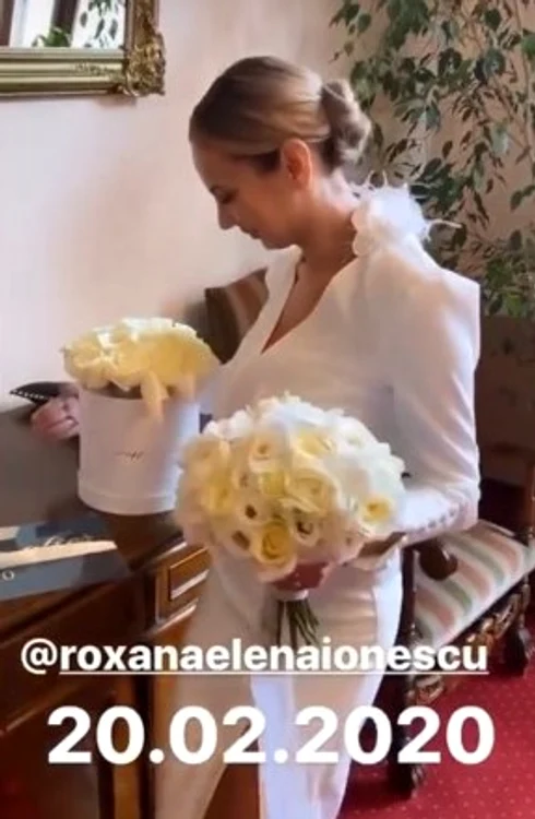 Roxana Ionescu a avut un buchet din trandafiri albi la cununie