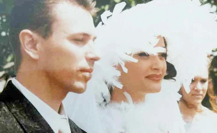 1998. Cristian Georgescu şi Anca Ţurcaşiu, în ziua nunţii