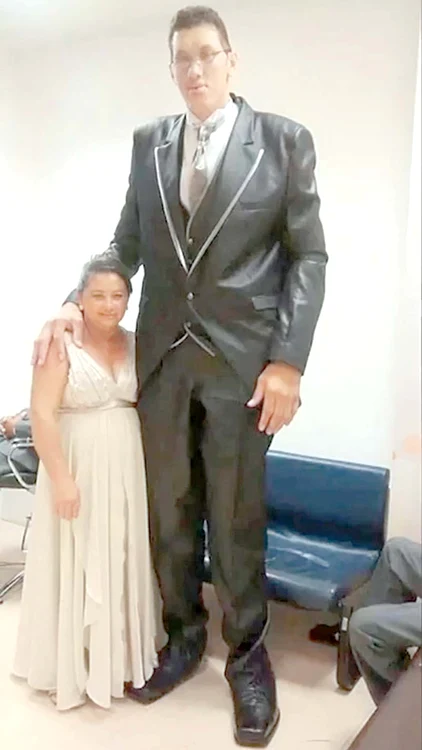 
    Joelison s-a îndrăgostit  de Evem de la  prima vederefotografii: Capturi youtube.com / AP  