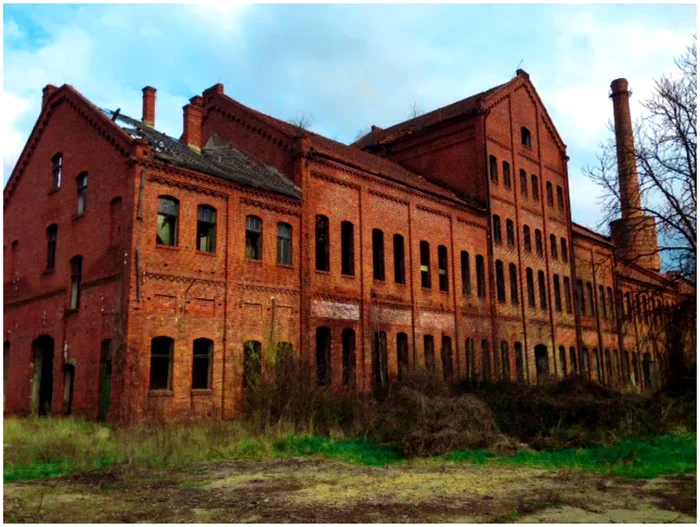 Fabrica de oţet de la Margina, construită în urmă cu 109 ani, a ajuns o ruină / foto: adevarul