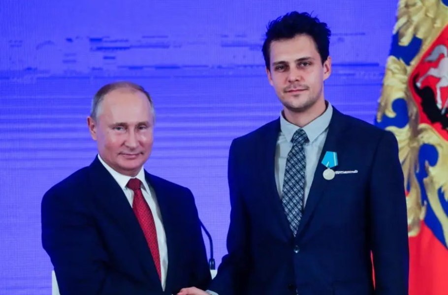 Un celebru actor sârb a fost concediat de HBO din cauza legăturilor sale cu Rusia lui Putin