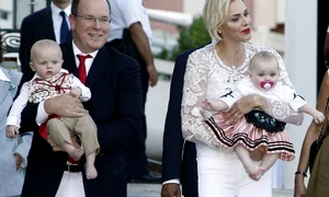 Gemenii Jacques și Gabriella, în timpul unei sărbători câmpenești, la 28 august 2015 jpeg