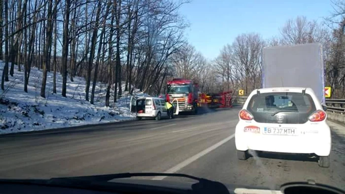 Trafic pe DN 7, pe Dealul Negru Foto: Sursata,ro