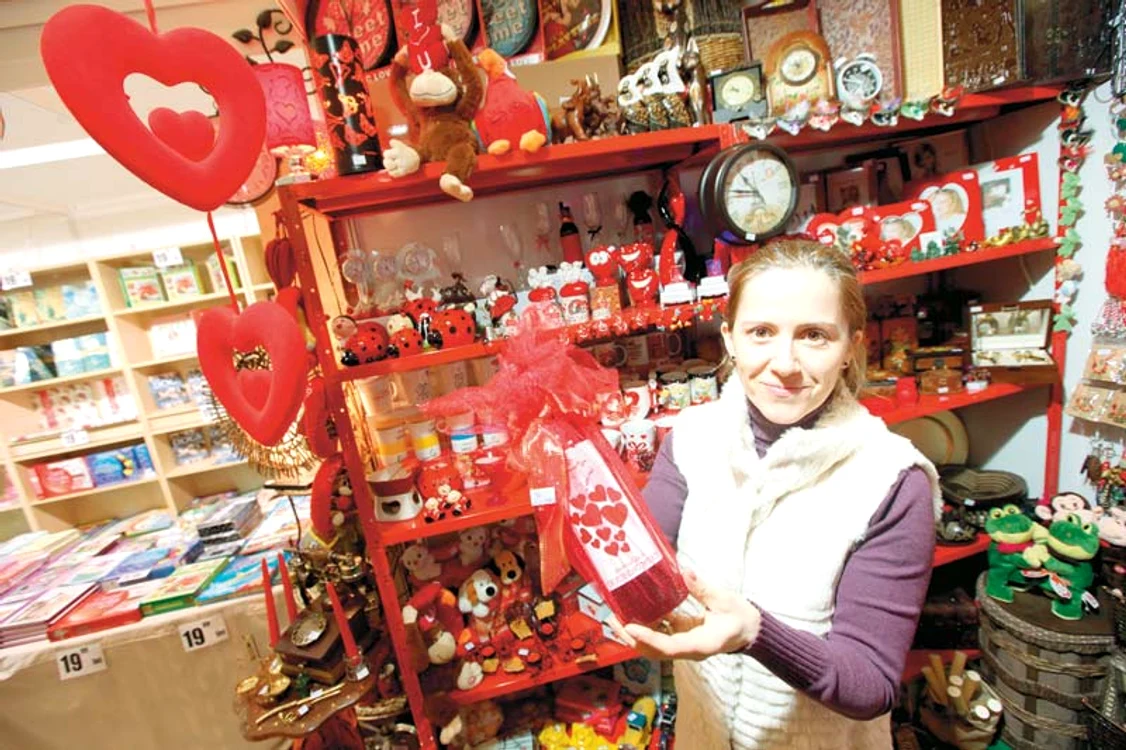 
    La Galeria Dalles din Capitală s-a deschis cea de-a IX-a ediţie a târgului de Sf. Valentin  