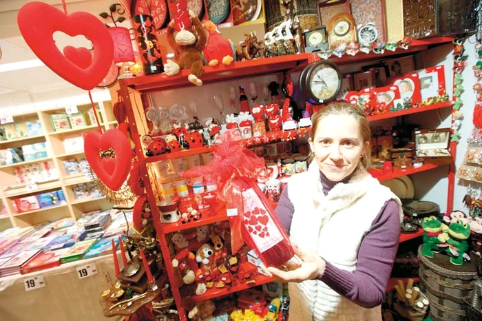 
    La Galeria Dalles din Capitală s-a deschis cea de-a IX-a ediţie a târgului de Sf. Valentin  