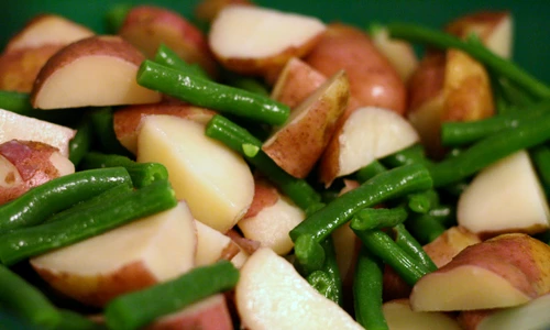 salata cu fasole verde si cartofi jpeg