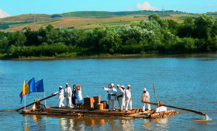 Evenimentul are loc pe râul Mureş, în zona comunei Ciugud. Foto arhivă Ovidiu Rizopol