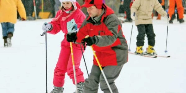 Schiorii au umplut, în weekend, pârtiile de pe Valea Prahovei