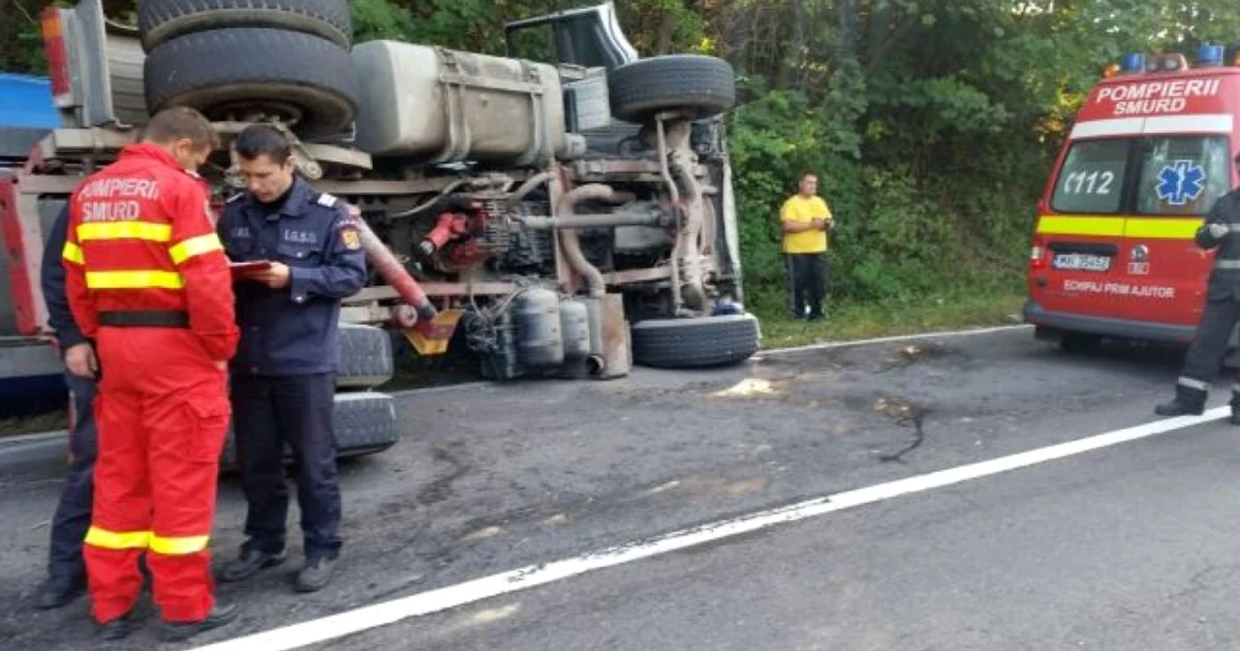 Traficul rutier este îngreunat în zonă FOTO ISU Brasov