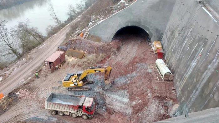 tuneluri feroviare construite pe valea muresului foto asociatia pro infrastructura