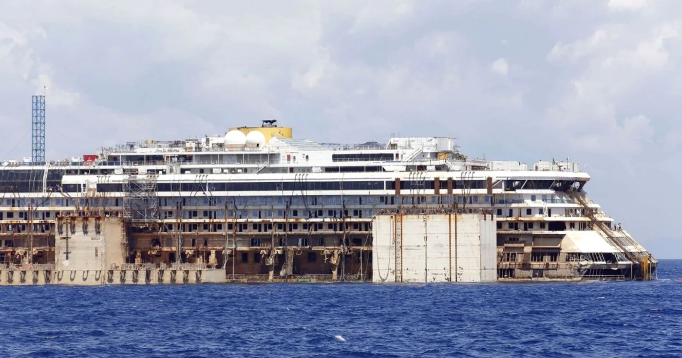 Epava navei Costa Concordia