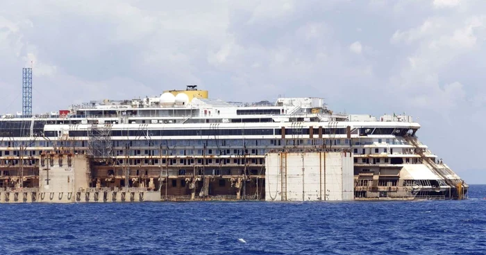 Epava navei Costa Concordia