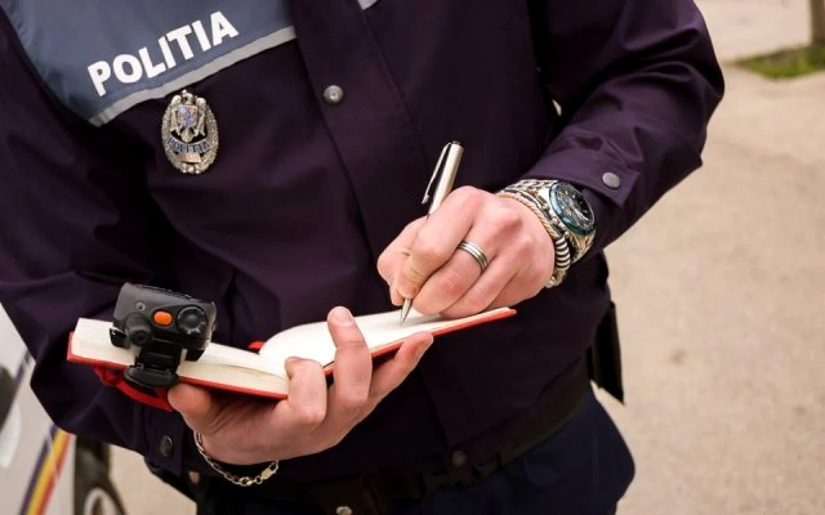 Bărbatul a fost amendat de poliţişti FOTO Adevărul
