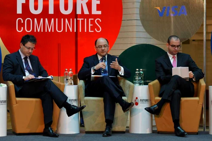 Cătălin Creţu (în centru), lângă Mihnea Costoiu (stânga), ministru delegat, şi Horia Georgescu (dreapta), preşedinte ANI. FOTO Răzvan Băltăreţu/Adevărul