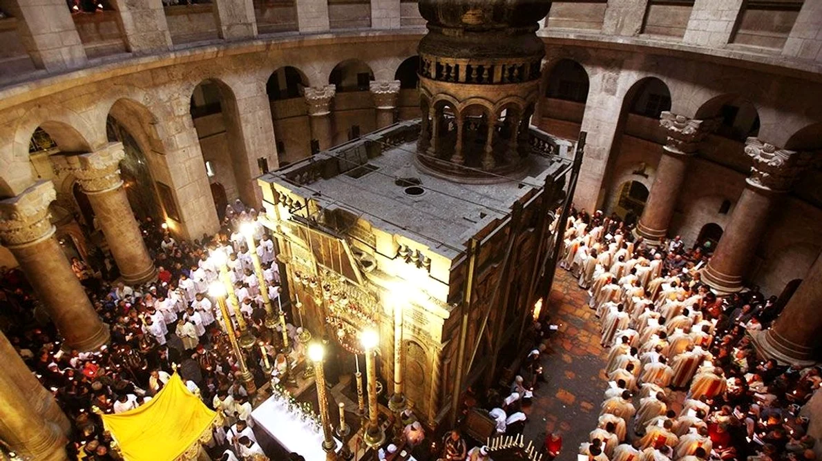 Fenomene misterioase la mormântul lui Iisus Hristos jpeg