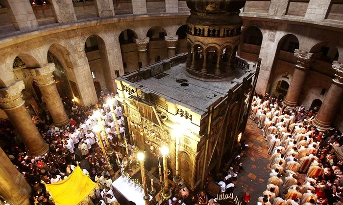 Fenomene misterioase la mormântul lui Iisus Hristos  jpeg