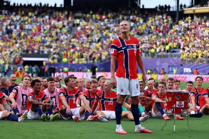 Haaland a condus ritualul de după fiecare meci al Norvegiei (Foto: EPAImages)