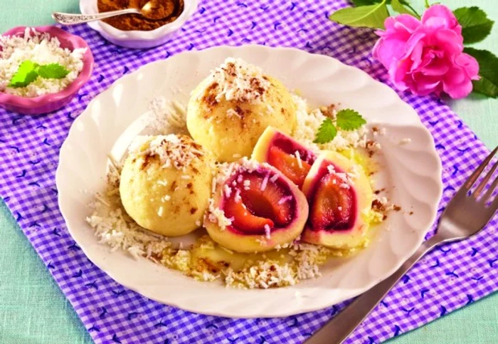 Gomboții cu prune sunt unul dintre cele mai iubite deserturi din acest sezonclickpoftabuna.ro