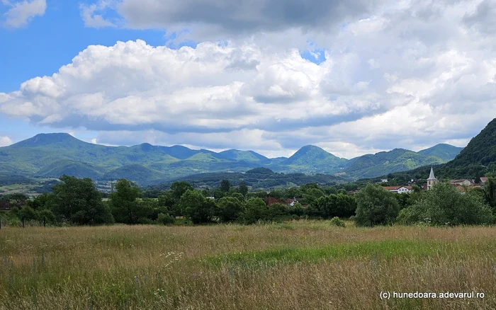 Busolele nu merg în unele zone din acești munți / foto: Daniel Guță