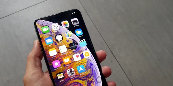 iPhone XS Max FOTO Adrian Pogingeanu