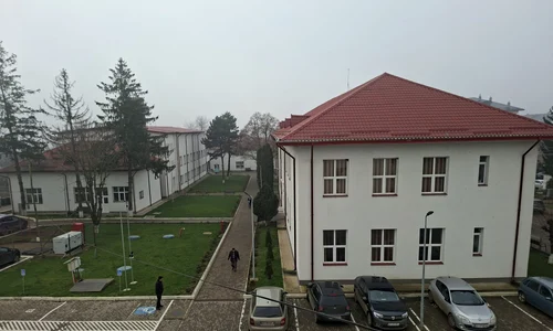 Liceul Mihai Ciuca din Saveni FOTO Cosmin Zamfirache (1) jfif