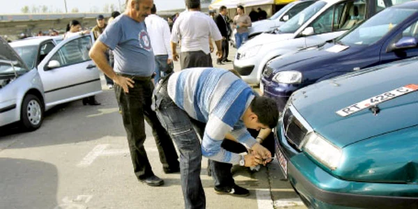 Şoferii câştigă în Justiţie dreptul de a-şi înscrie maşina în circulaţie pe bani mai puţini  