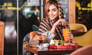 clickpentrufemei sam moghadam khamseh fFYgW zVD2E unsplash jpg