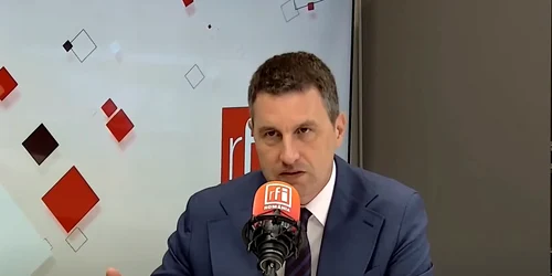 tanczos barna invitat la RFI foto captură video png