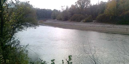 Volumul de apă din râul prut este şi el în creştere FOTO