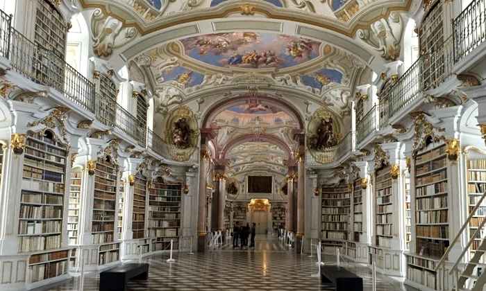 Biblioteca Abaţiei Admont   tur virtual gratuit al uneia dintre cele mai renumite biblioteci monastice din lume jpeg