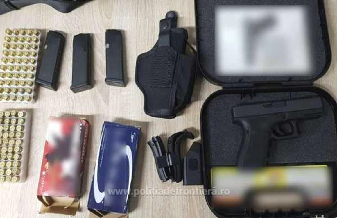 Pistol descoperit într-un container FOTO Poliţia de Frontieră