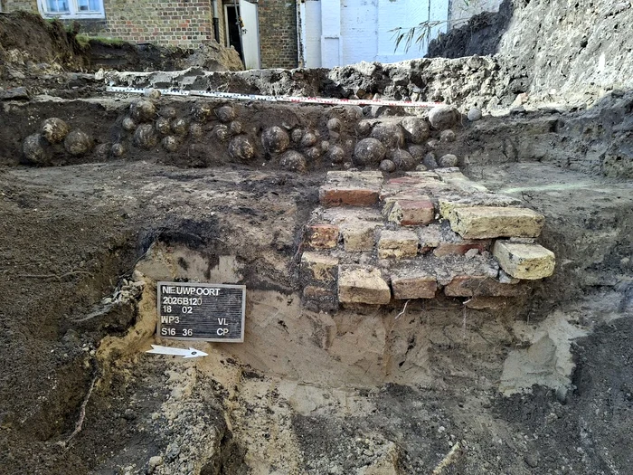 Depozit de ghiulele medievale, descoperit în Belgia (© Facebook / Group Van Vooren)