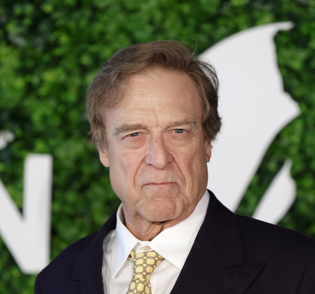 John Goodman, de nerecunoscut la 74 de ani. Actorul a slăbit spectaculos după ce și-a schimbat stilul de viață