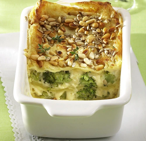 lasagna cu broccoli si seminte de pin jpeg