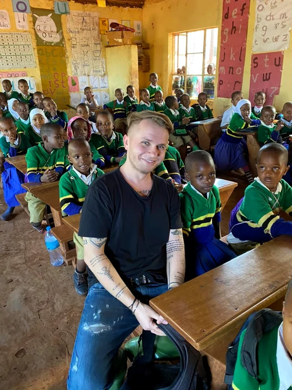 1 codin maticiuc a donat bani scoala africa 4 jpg jpeg
